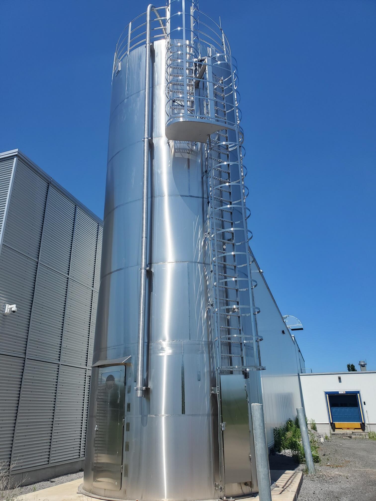 SILO: STAINLESS STEEL CONSTRUCTION 